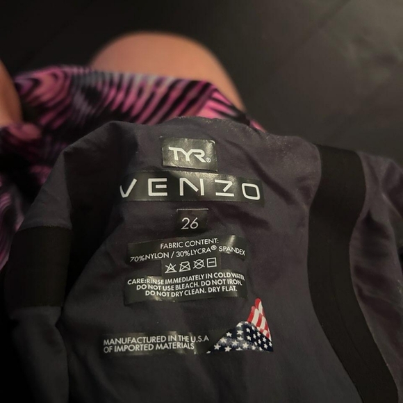 TYR Venzo, size 26, pink & black - Picture 3 of 6